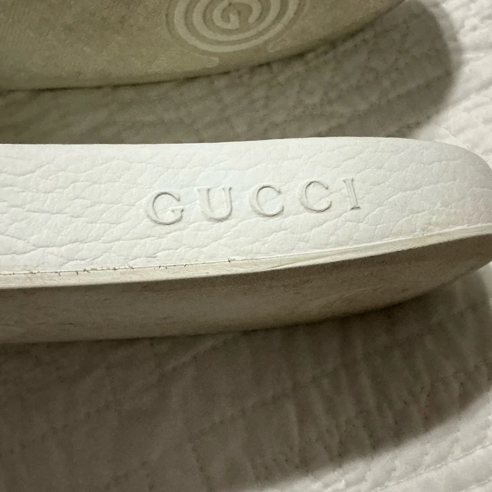 Gucci men’s web rubber slide sandal size 9